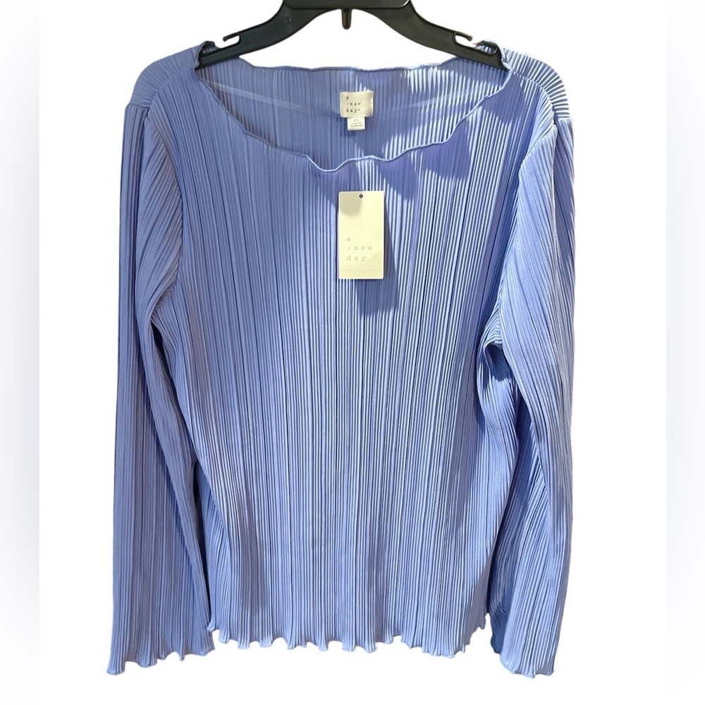 A new Day Purple Top. Size XL (NWT)